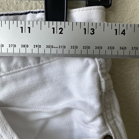 Free People Womens Shorts Size 24 White Cut Off Raw Hem Button Fly - Picture 6 of 9